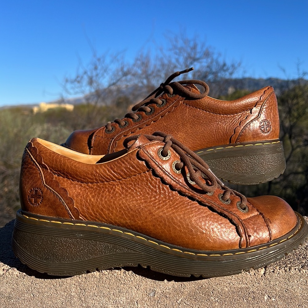 Dr. Martens Whiskey Brown Vintage Scalloped Edge Y2K Chunky Oxfords